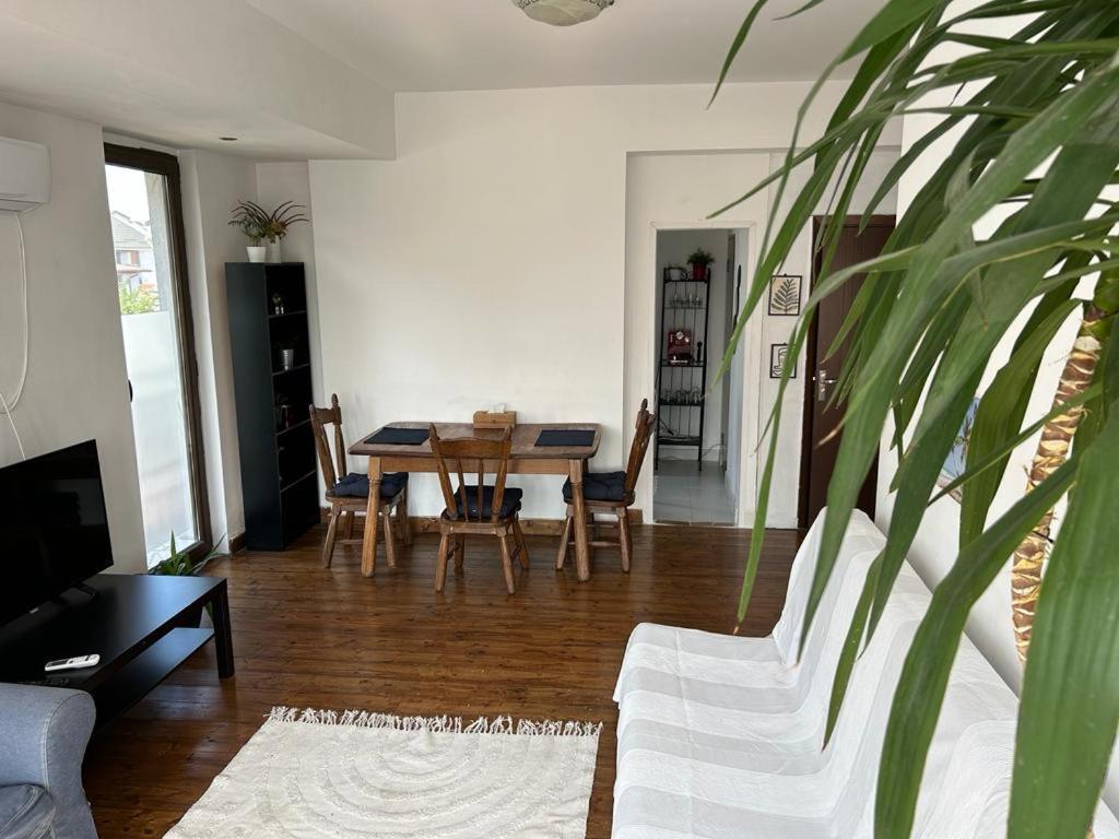 Lovely Apartment In Villa In Βουκουρέστι Εξωτερικό φωτογραφία